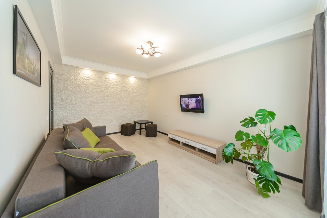 Artal Apartment On Iordanskaya 22 Kiev Eksteriør billede