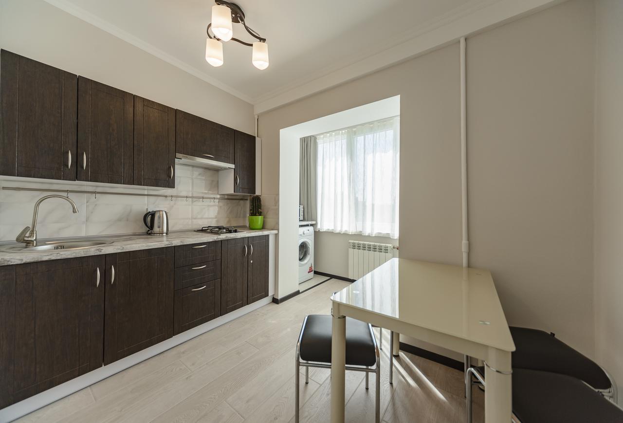 Artal Apartment On Iordanskaya 22 Kiev Eksteriør billede