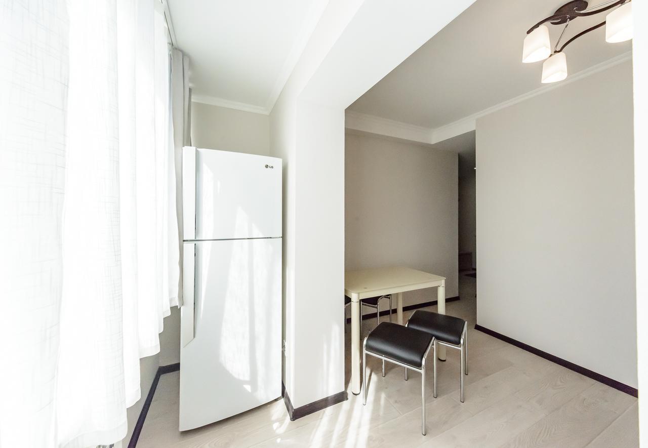 Artal Apartment On Iordanskaya 22 Kiev Eksteriør billede