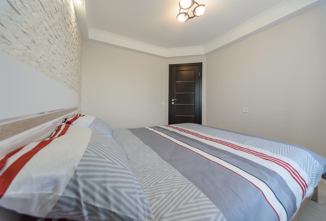 Artal Apartment On Iordanskaya 22 Kiev Eksteriør billede
