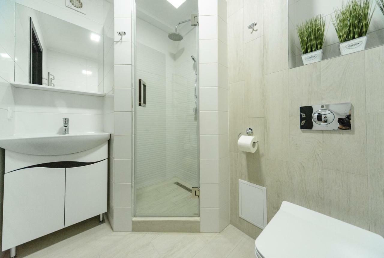 Artal Apartment On Iordanskaya 22 Kiev Eksteriør billede